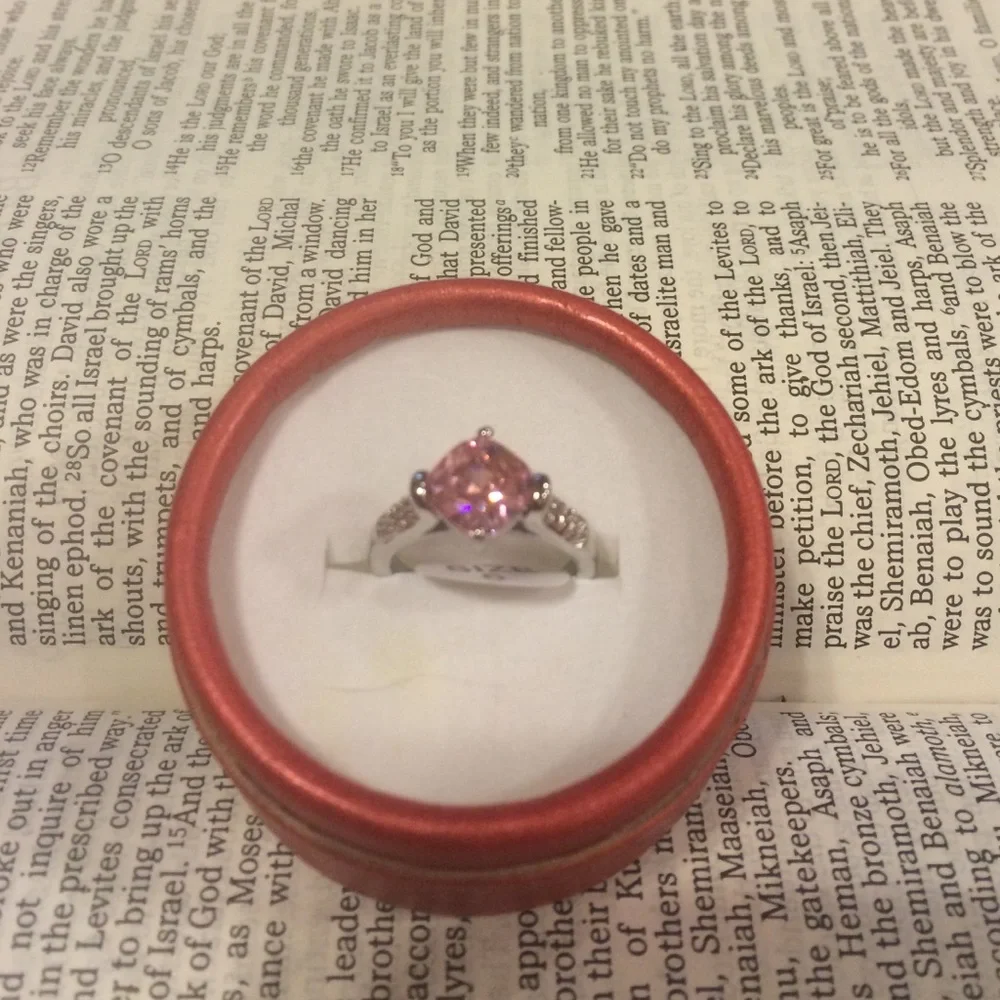 Pink cz stone silver ring | offer in description